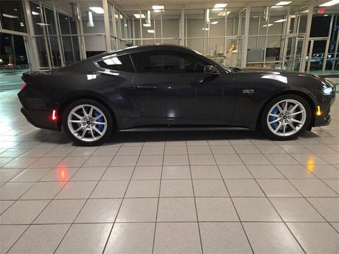 Used 2024 Ford Mustang GT Premium image 9