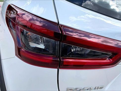 Used 2022 Nissan Rogue Sport SL AWD/4WD image 36