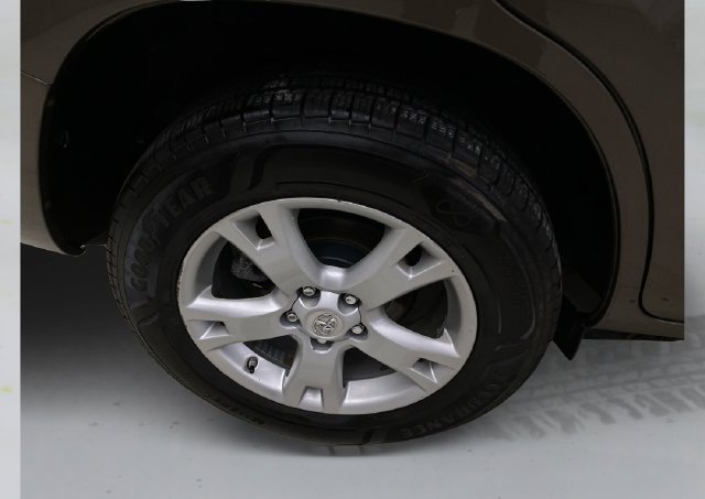 Used 2011 Toyota RAV4 4WD V6 w/ Upgrade Value Pkg image 17