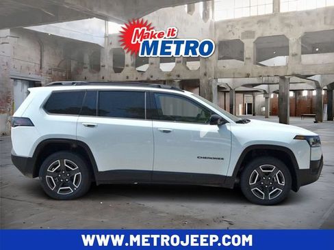 New 2026 Jeep Cherokee Laredo AWD/4WD image 1