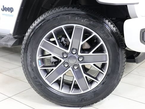 Used 2022 Jeep Wrangler Unlimited Sahara image 13