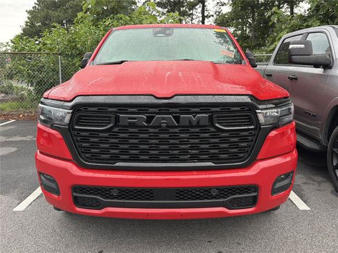 Used 2025 RAM 1500 Big Horn AWD/4WD image 2