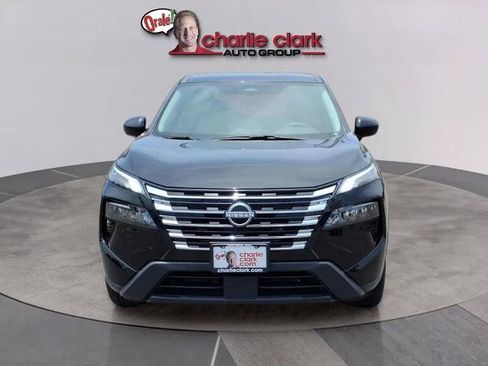 Certified 2026 Nissan Rogue SV FWD image 8