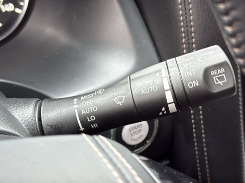 Used 2022 Nissan Armada Platinum image 18