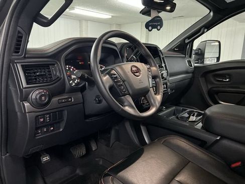 Used 2024 Nissan Titan PRO-4X w/ Pro-4x Convenience Package AWD/4WD image 10