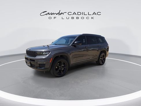 Used 2023 Jeep Grand Cherokee L Limited w/ Black Appearance Package AWD/4WD image 4