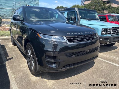 Used 2025 Land Rover Range Rover Sport AWD/4WD image 1