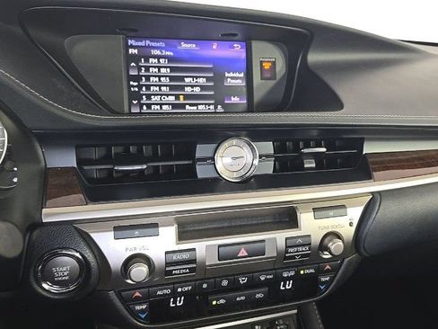 Used 2017 Lexus ES 350 w/ Navigation System Package FWD image 7
