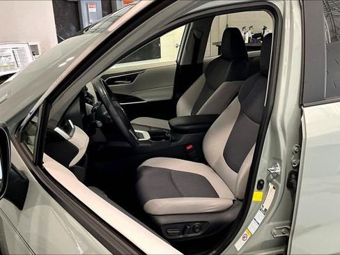 Used 2019 Toyota RAV4 XLE w/ Convenience Package AWD/4WD image 21