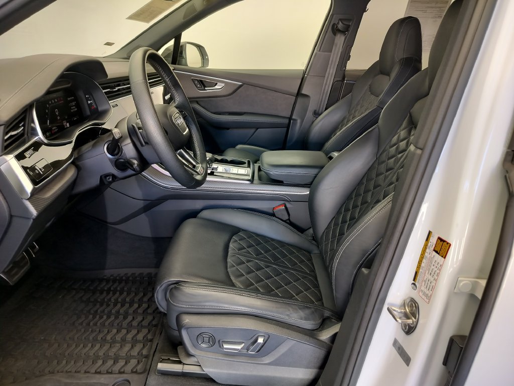 Used 2025 Audi SQ7 Premium Plus w/ Executive Package AWD/4WD image 8