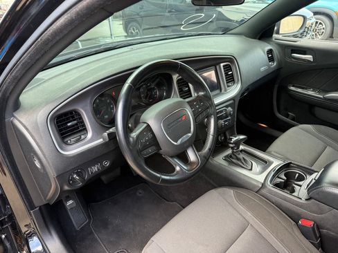 Used 2022 Dodge Charger SXT w/ Blacktop Package RWD image 8