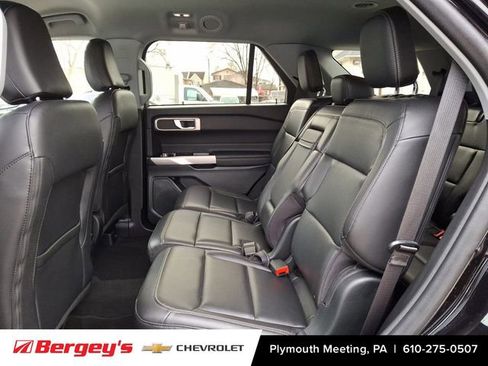 Used 2023 Ford Explorer XLT w/ Equipment Group 202A image 14