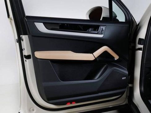 New 2026 Porsche Cayenne AWD/4WD image 28