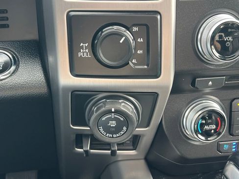 Used 2018 Ford F150 Platinum w/ Equipment Group 701A Luxury AWD/4WD image 34
