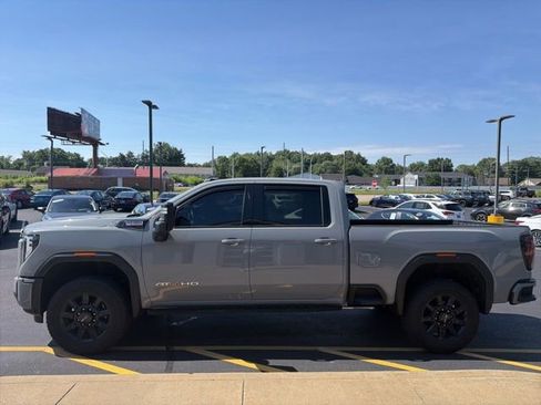 Used 2024 GMC Sierra 3500 AT4 w/ AT4 Premium Plus Package AWD/4WD image 3