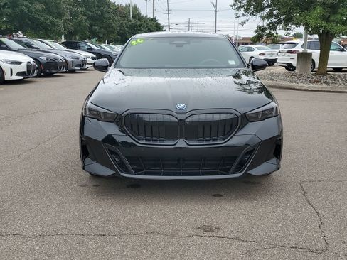 Used 2026 BMW 550e xDrive w/ Executive Package AWD/4WD image 8