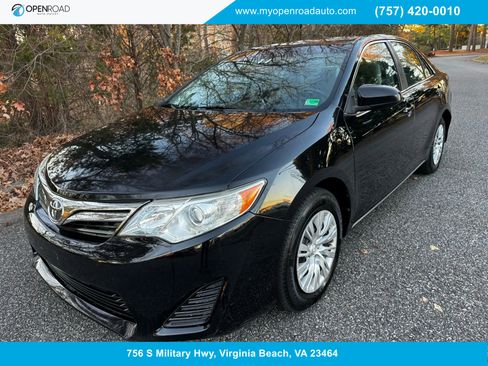 Used 2013 Toyota Camry LE image 1
