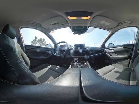 Used 2025 Nissan Rogue SV AWD/4WD image 46