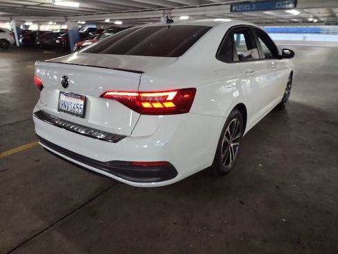 Used 2024 Volkswagen Jetta Sport FWD image 4