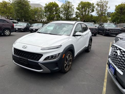 Used 2023 Hyundai Kona Limited AWD/4WD image 1