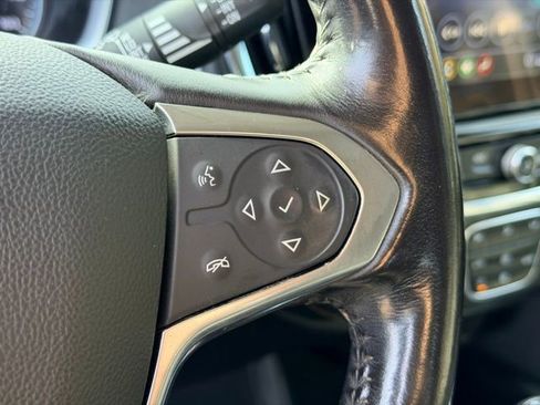 Used 2020 Chevrolet Traverse LT image 12