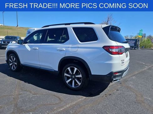 Certified 2024 Honda Pilot Touring image 3