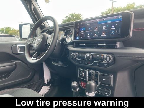 Certified 2024 Jeep Wrangler Unlimited Rubicon image 27