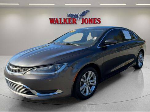 Used 2015 Chrysler 200 Limited w/ Convenience Group image 7