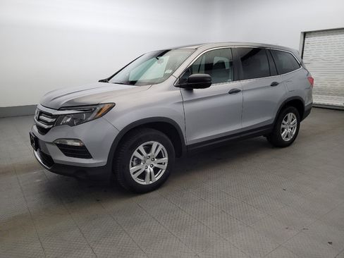 Used 2018 Honda Pilot LX image 2