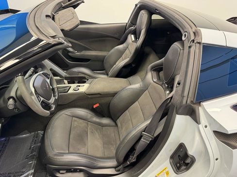 Used 2018 Chevrolet Corvette Z06 w/ Carbon 65 Edition RWD image 16