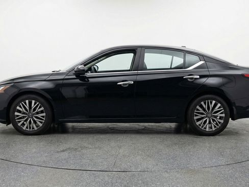 Used 2025 Nissan Altima 2.5 SV image 5
