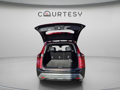 Certified 2023 Nissan Rogue SV FWD image 11