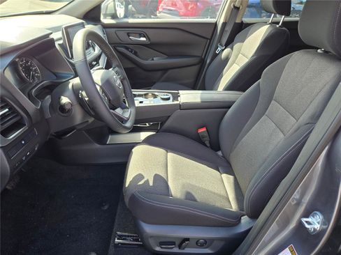 Used 2026 Nissan Rogue SV AWD/4WD image 16