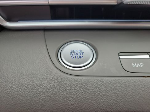 Used 2024 Hyundai Elantra SEL FWD image 12