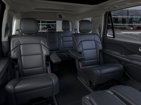New 2026 Lincoln Navigator Reserve AWD/4WD image 11