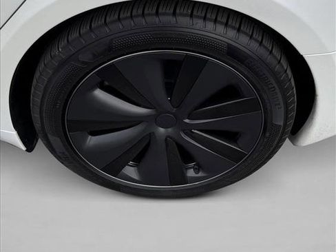 Used 2021 Tesla Model S Plaid image 10