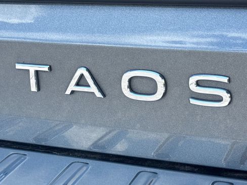 Certified 2023 Volkswagen Taos SE w/ Black Wheel Package FWD image 41