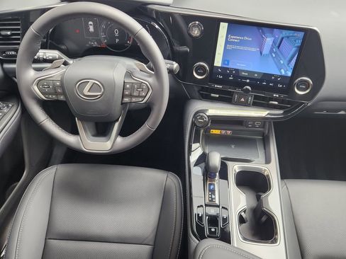 Used 2025 Lexus NX 250 FWD w/ Premium Package image 28