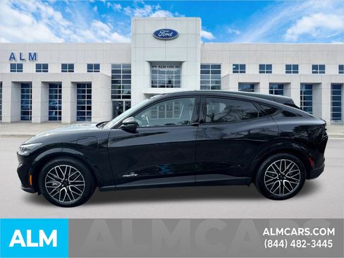 Used 2025 Ford Mustang Mach-E Premium image 9