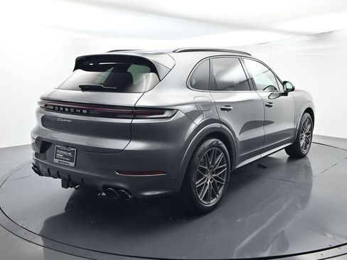 Certified 2025 Porsche Cayenne AWD/4WD image 14