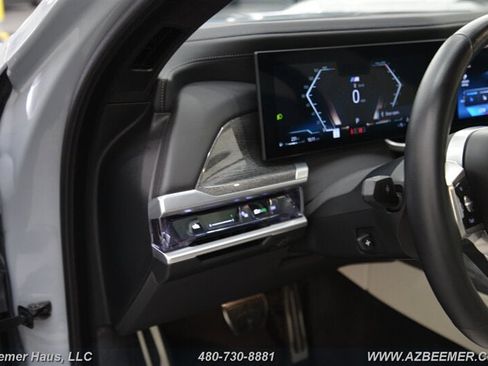 Used 2023 BMW 760i xDrive w/ Executive Package AWD/4WD image 27