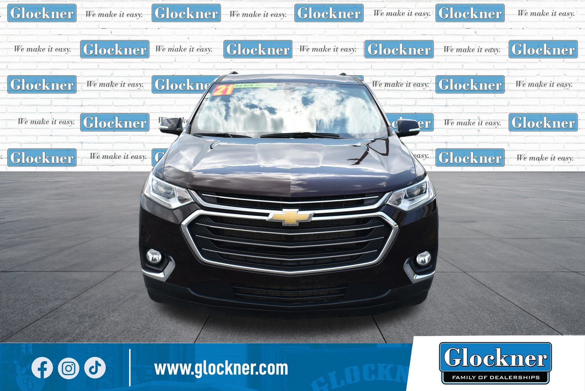 Used 2021 Chevrolet Traverse LT FWD image 2