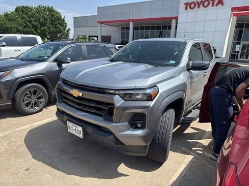 Used 2023 Chevrolet Colorado LT w/ LT Convenience Package III RWD image 3