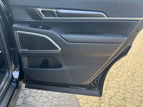 Certified 2025 Kia Telluride S FWD image 16