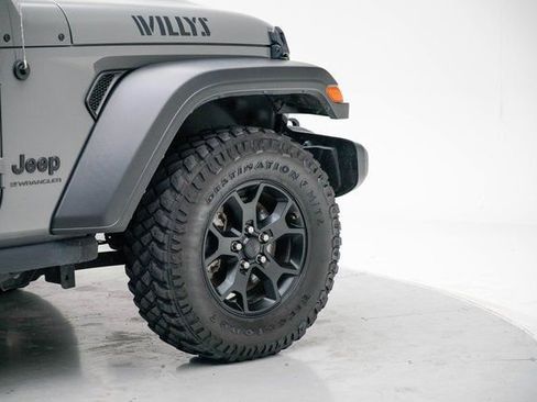 Used 2023 Jeep Wrangler Willys image 9