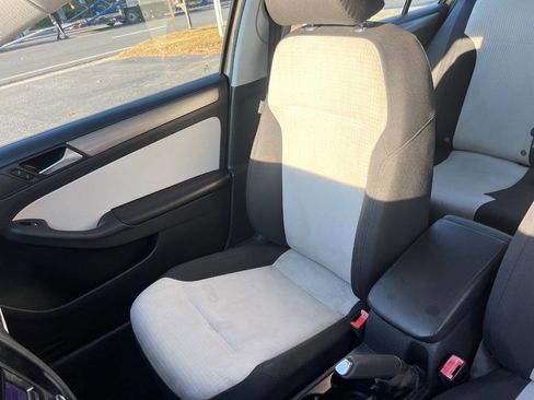 Used 2015 Volkswagen Jetta TDI S image 16