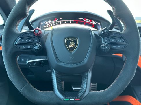 Used 2024 Lamborghini Revuelto image 27