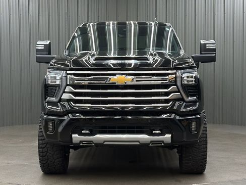 Used 2025 Chevrolet Silverado 2500 High Country w/ Technology Package image 8