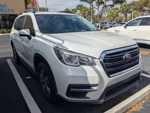 Used 2019 Subaru Ascent Premium image 2