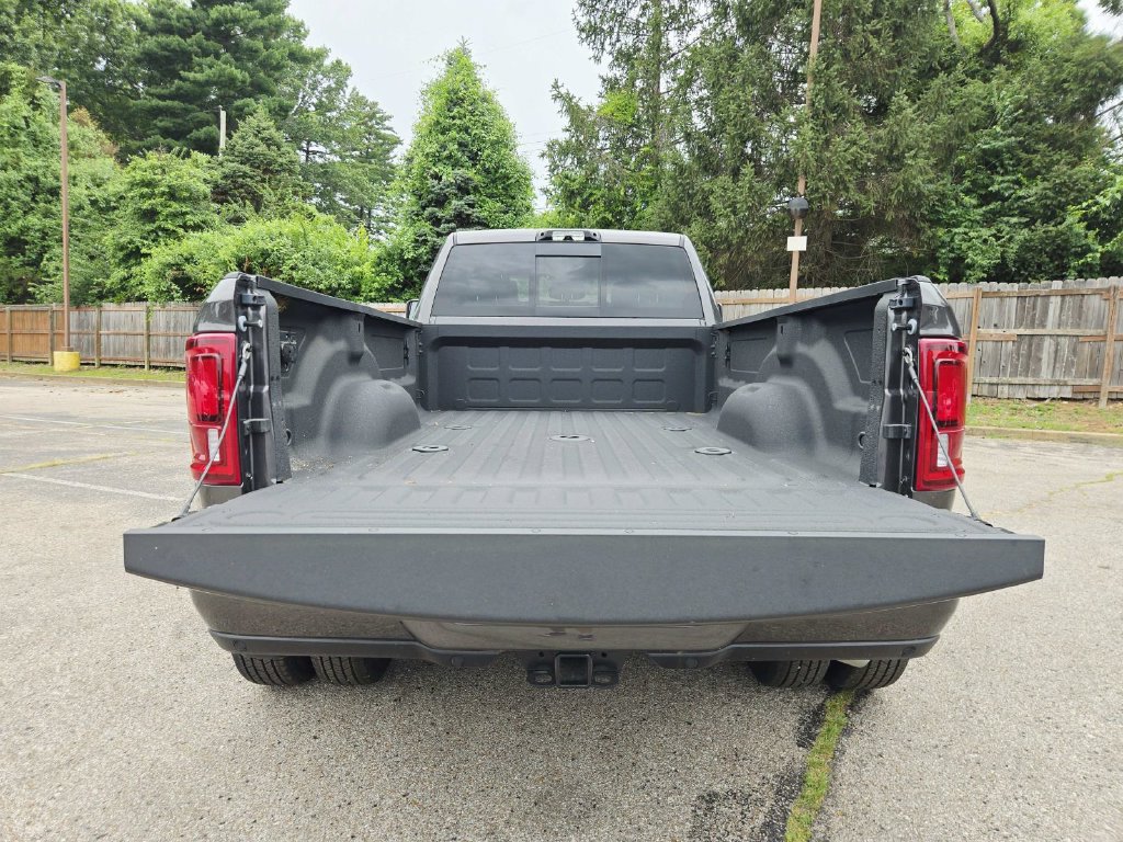 New 2026 RAM 3500 Laramie w/ Sport Appearance Package AWD/4WD image 9